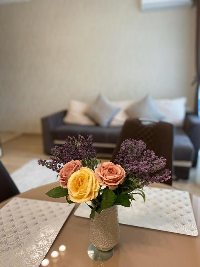 Sensation Solid Apartment
